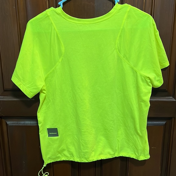 Lululemon lightweight cinched hem hiking shirt size 8 - Picture 2 of 4